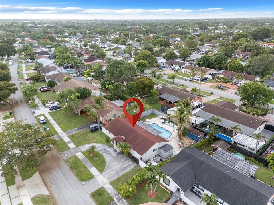 For Sale: $690,000 (4 beds, 2 baths, 1395 Square Feet)