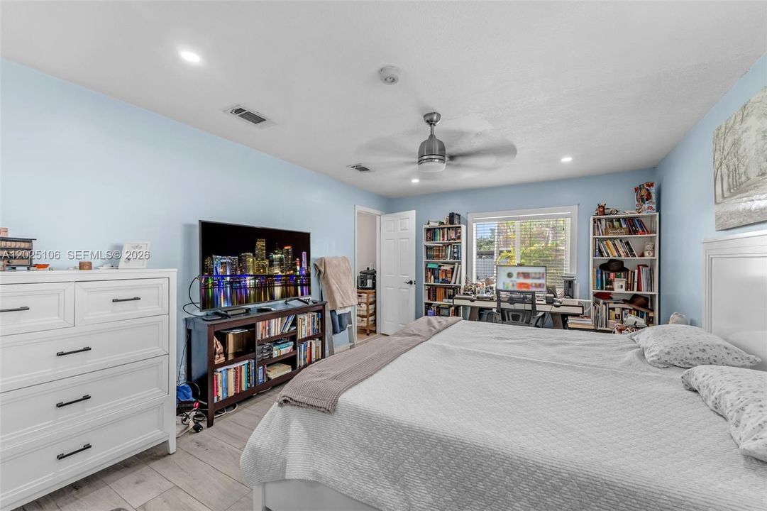 For Sale: $690,000 (4 beds, 2 baths, 1395 Square Feet)