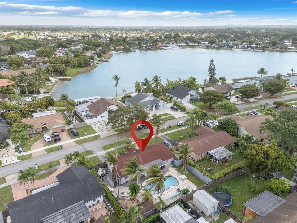 For Sale: $690,000 (4 beds, 2 baths, 1395 Square Feet)
