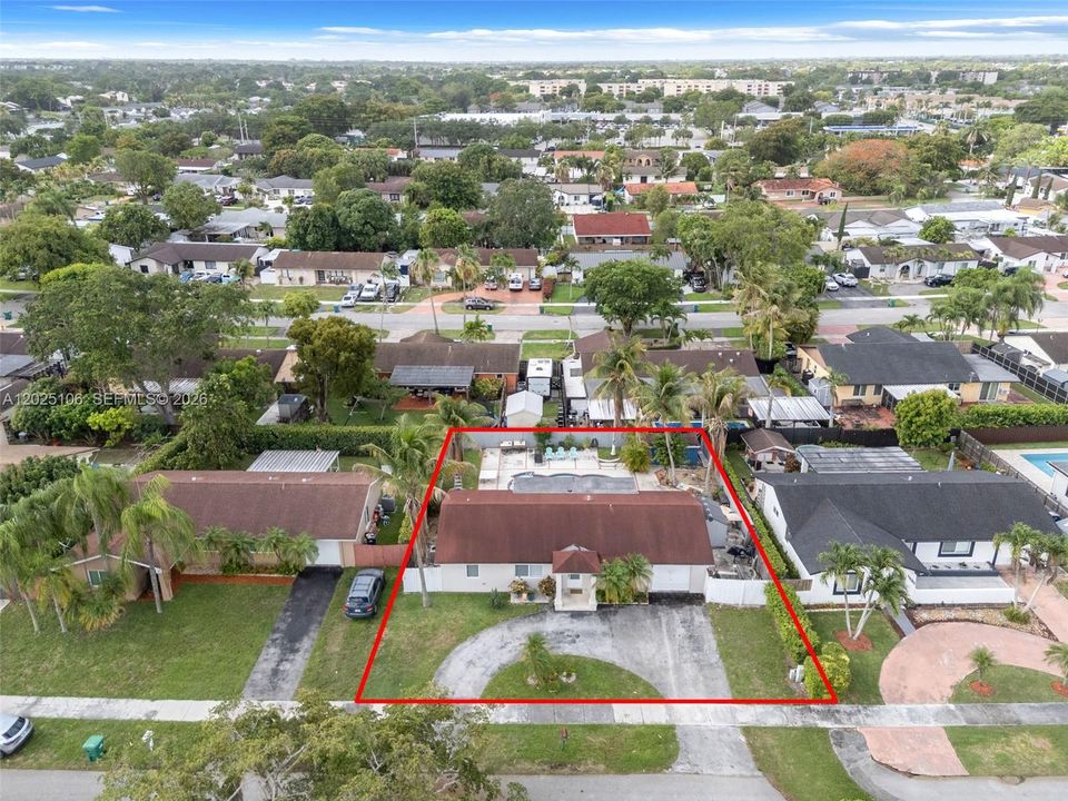 For Sale: $690,000 (4 beds, 2 baths, 1395 Square Feet)