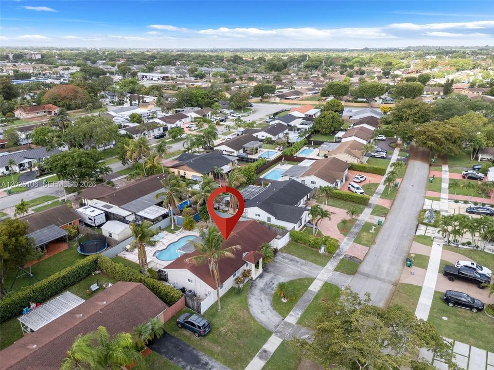 For Sale: $690,000 (4 beds, 2 baths, 1395 Square Feet)