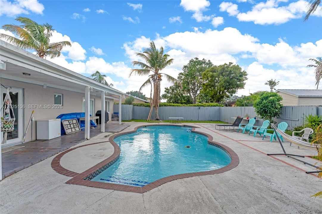 For Sale: $690,000 (4 beds, 2 baths, 1395 Square Feet)