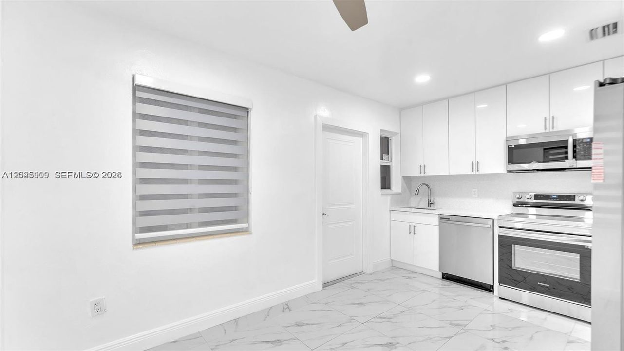 For Sale: $770,000 (3 beds, 2 baths, 1161 Square Feet)