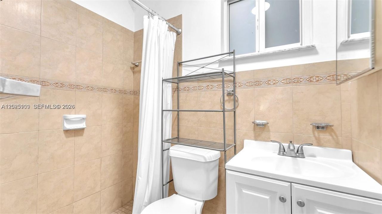 For Sale: $770,000 (3 beds, 2 baths, 1161 Square Feet)