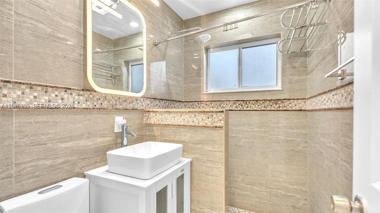For Sale: $770,000 (3 beds, 2 baths, 1161 Square Feet)
