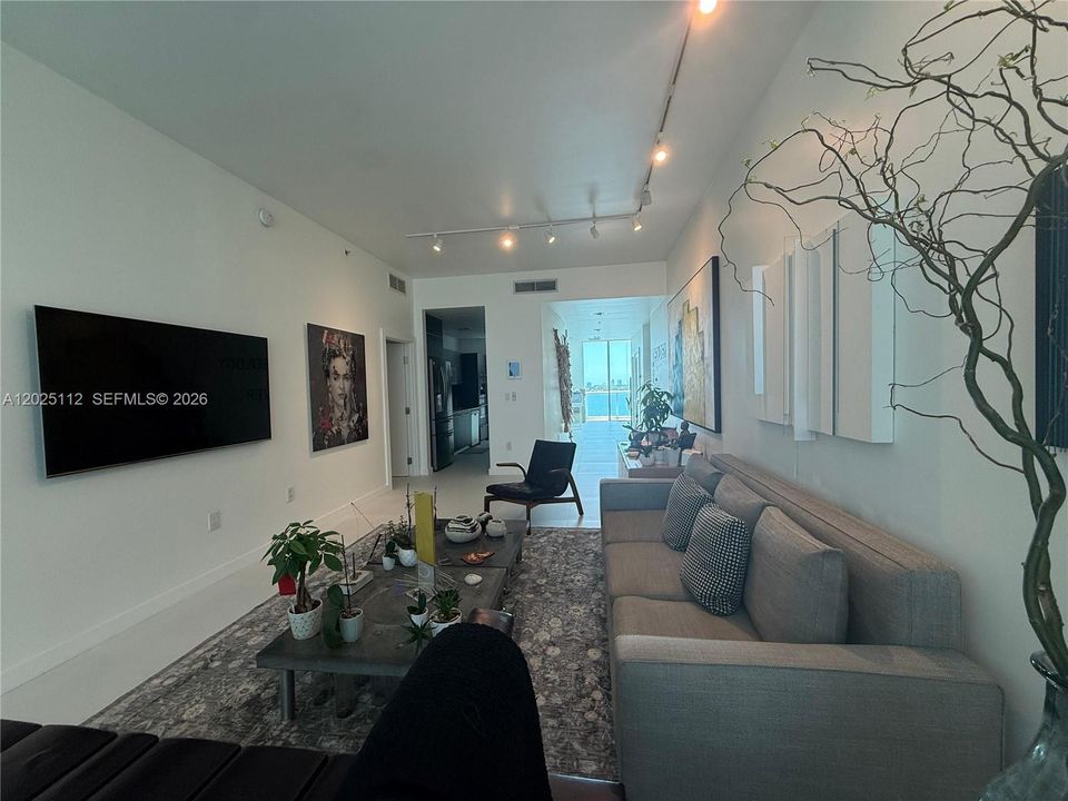 For Sale: $725,900 (2 beds, 3 baths, 1398 Square Feet)
