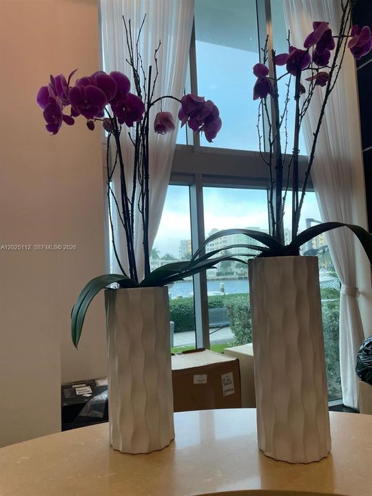 For Sale: $725,900 (2 beds, 3 baths, 1398 Square Feet)