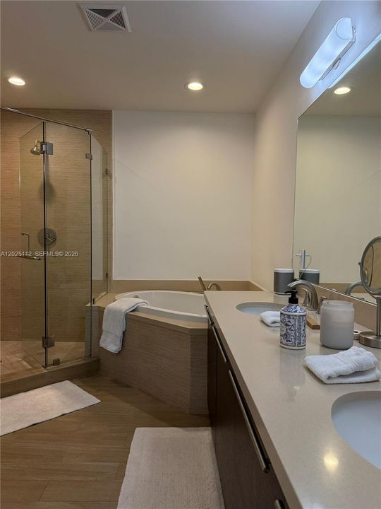 For Sale: $725,900 (2 beds, 3 baths, 1398 Square Feet)