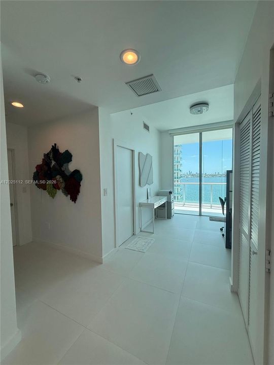For Sale: $725,900 (2 beds, 3 baths, 1398 Square Feet)
