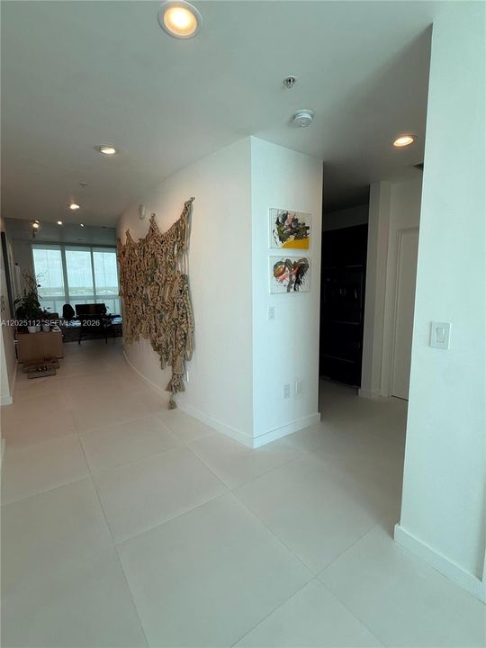 For Sale: $725,900 (2 beds, 3 baths, 1398 Square Feet)