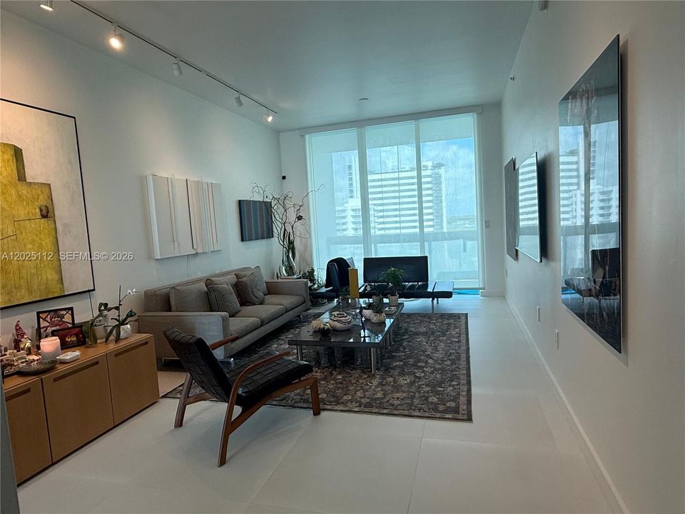 For Sale: $725,900 (2 beds, 3 baths, 1398 Square Feet)