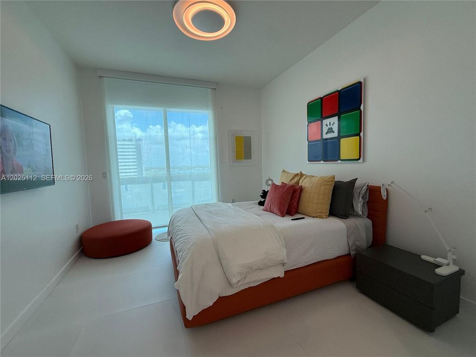 For Sale: $725,900 (2 beds, 3 baths, 1398 Square Feet)