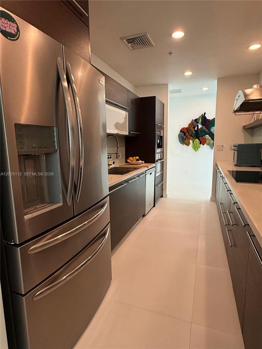 For Sale: $725,900 (2 beds, 3 baths, 1398 Square Feet)
