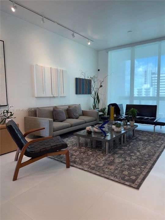 For Sale: $725,900 (2 beds, 3 baths, 1398 Square Feet)