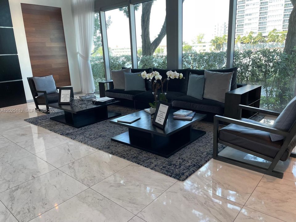For Sale: $725,900 (2 beds, 3 baths, 1398 Square Feet)