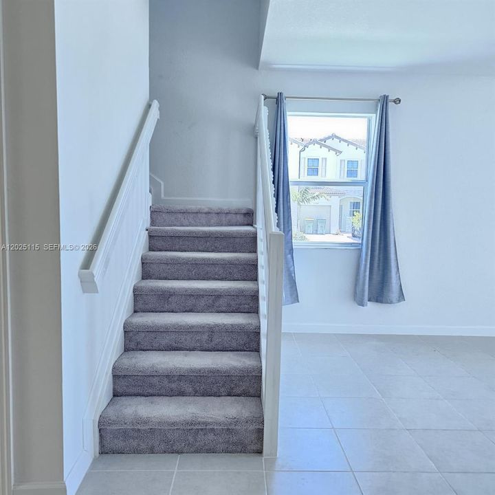 For Rent: $2,900 (3 beds, 2 baths, 1695 Square Feet)