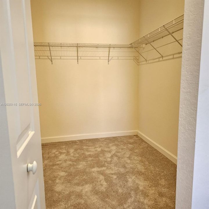 For Rent: $2,900 (3 beds, 2 baths, 1695 Square Feet)
