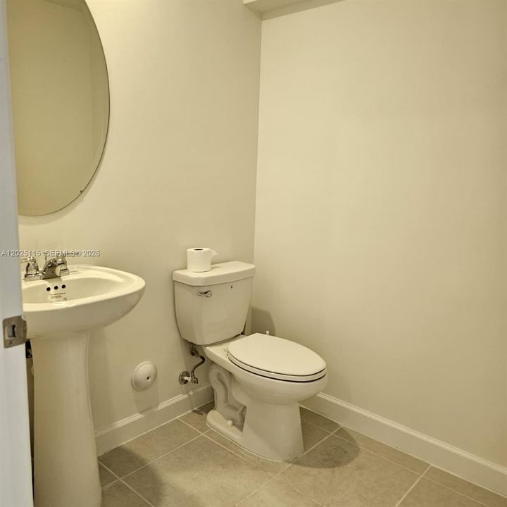 For Rent: $2,900 (3 beds, 2 baths, 1695 Square Feet)