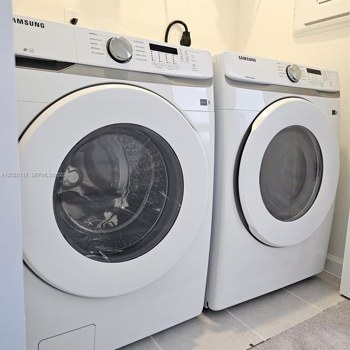 For Rent: $2,900 (3 beds, 2 baths, 1695 Square Feet)