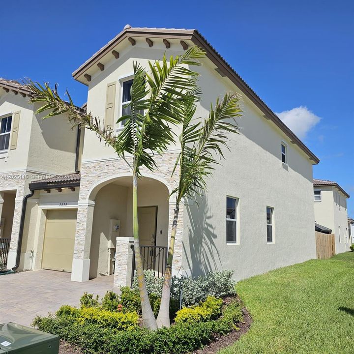 For Rent: $2,900 (3 beds, 2 baths, 1695 Square Feet)