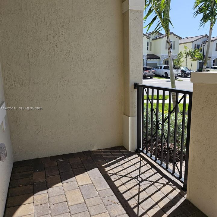 For Rent: $2,900 (3 beds, 2 baths, 1695 Square Feet)