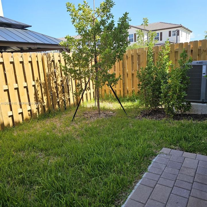 For Rent: $2,900 (3 beds, 2 baths, 1695 Square Feet)