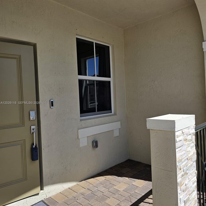 For Rent: $2,900 (3 beds, 2 baths, 1695 Square Feet)