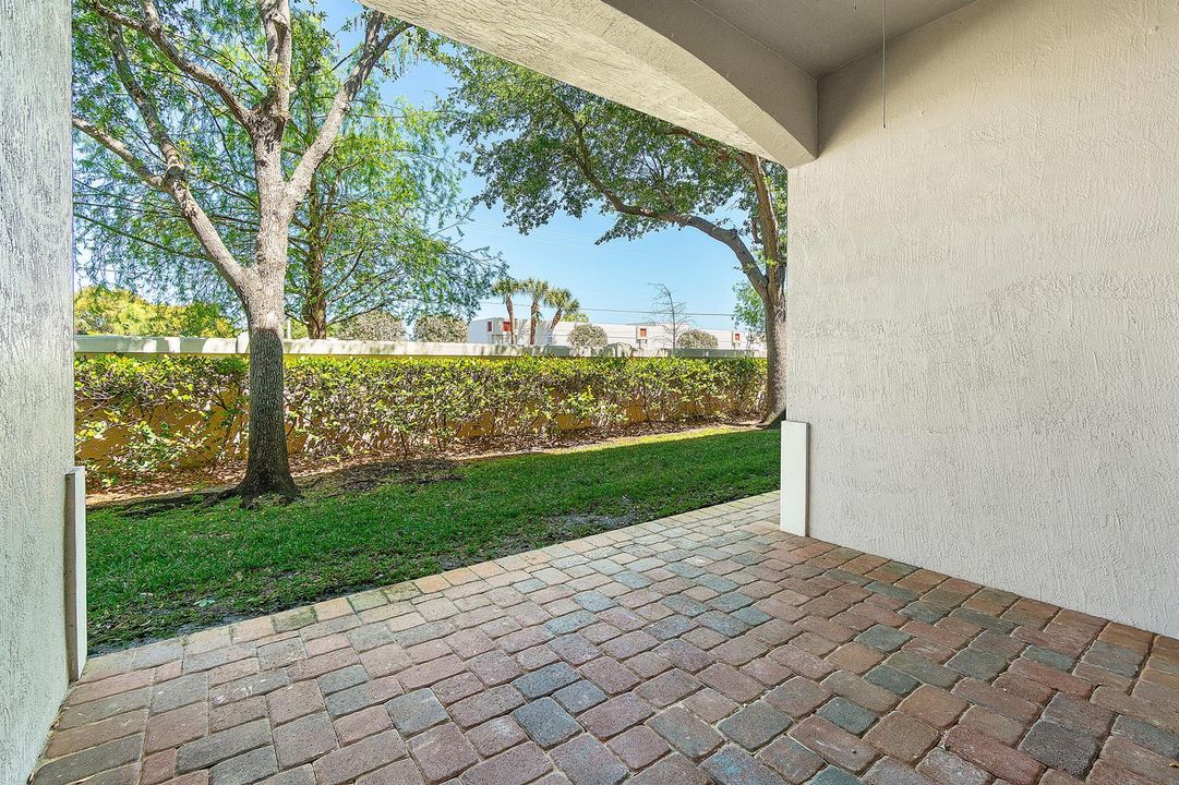 032-81NottinghamPlace-BoyntonBeach-FL-33