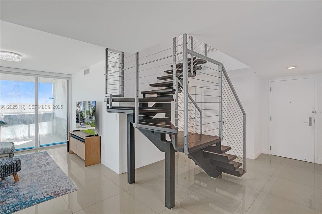 For Rent: $10,000 (5 beds, 3 baths, 2496 Square Feet)