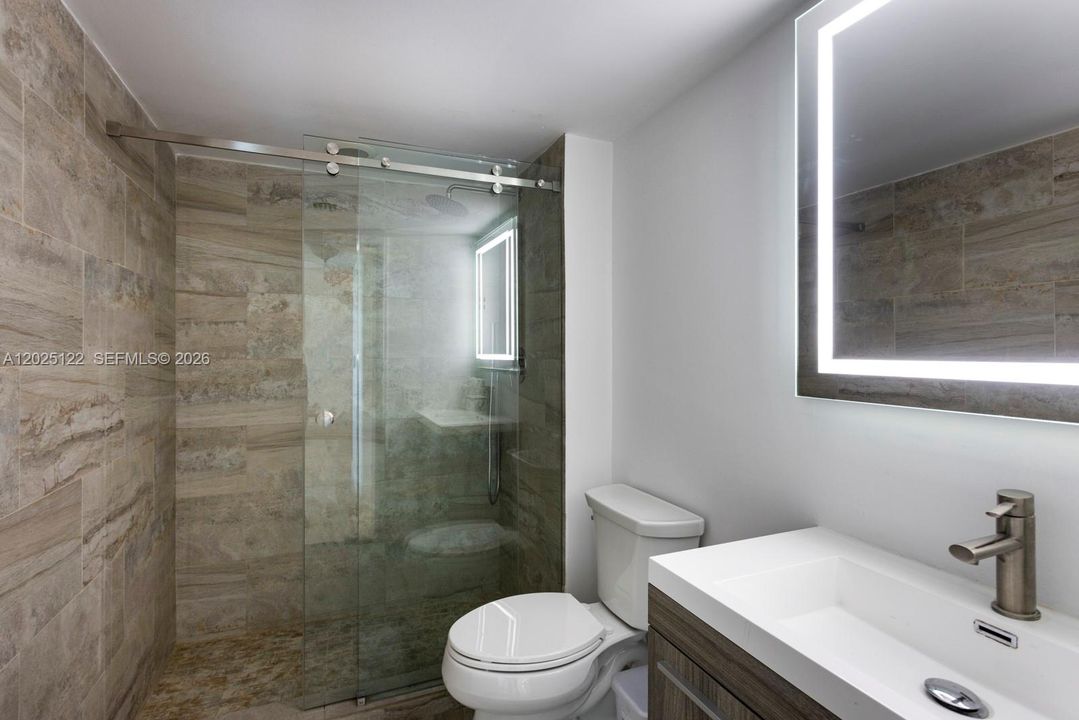 For Rent: $3,600 (1 beds, 1 baths, 746 Square Feet)