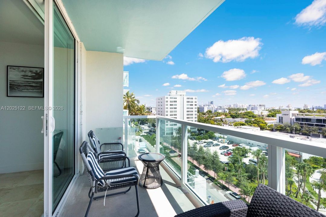 For Rent: $3,600 (1 beds, 1 baths, 746 Square Feet)