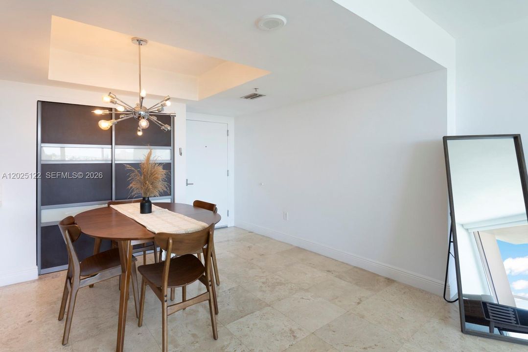 For Rent: $3,600 (1 beds, 1 baths, 746 Square Feet)