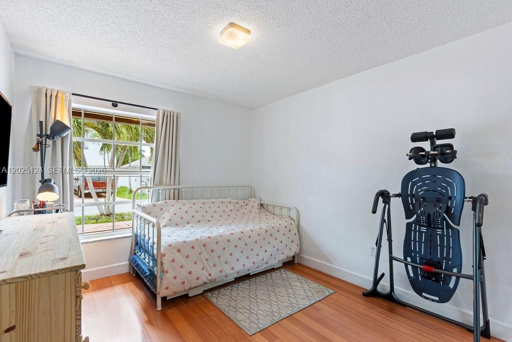 For Sale: $640,000 (3 beds, 2 baths, 1588 Square Feet)