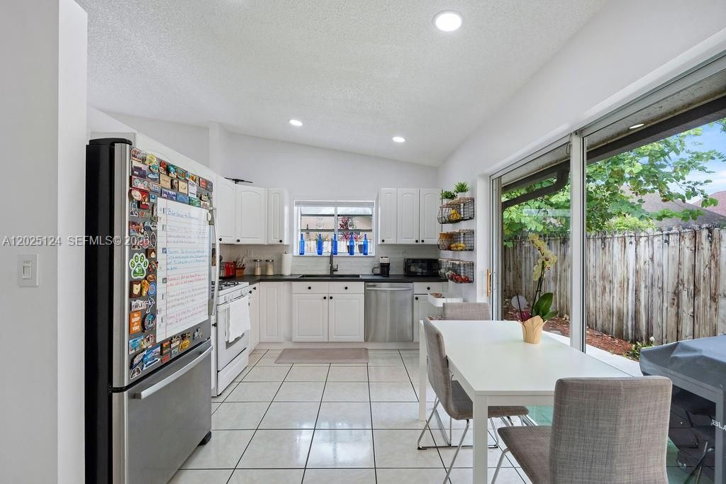 For Sale: $640,000 (3 beds, 2 baths, 1588 Square Feet)