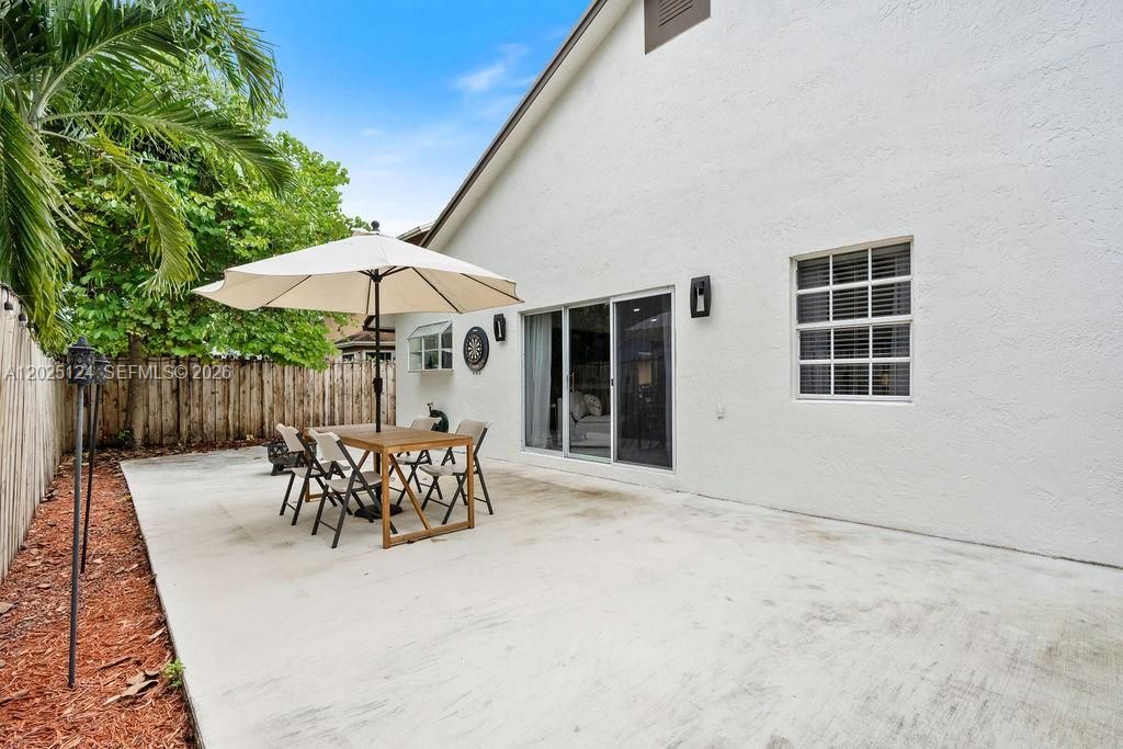 For Sale: $640,000 (3 beds, 2 baths, 1588 Square Feet)