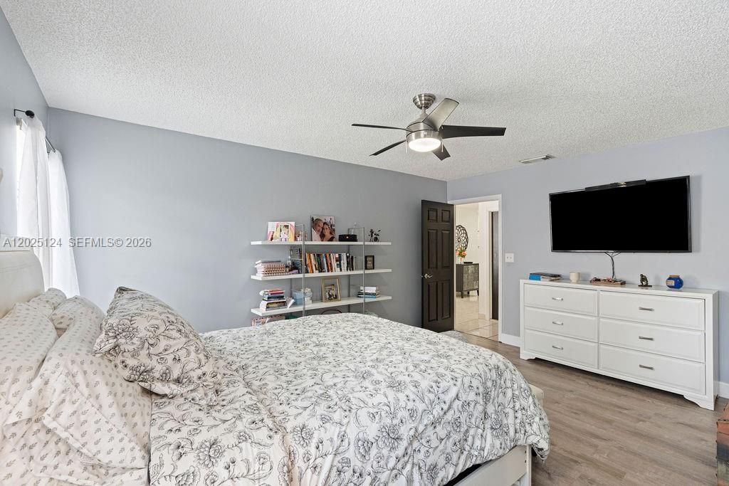 For Sale: $640,000 (3 beds, 2 baths, 1588 Square Feet)