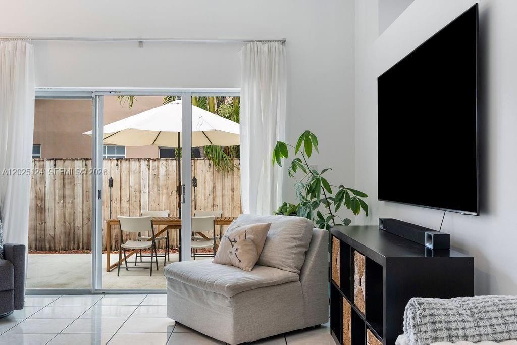For Sale: $640,000 (3 beds, 2 baths, 1588 Square Feet)