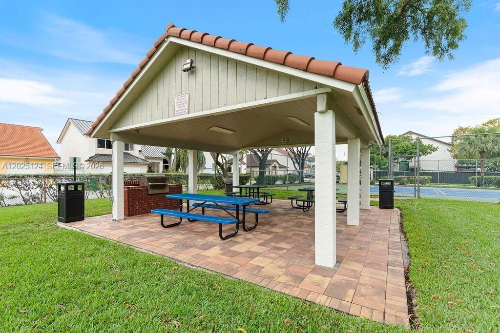 For Sale: $640,000 (3 beds, 2 baths, 1588 Square Feet)