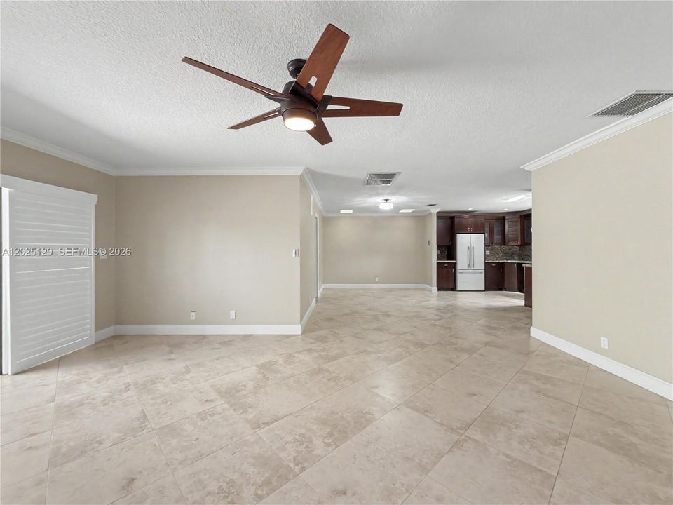 For Sale: $349,900 (2 beds, 2 baths, 1615 Square Feet)