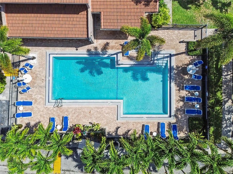 For Sale: $349,900 (2 beds, 2 baths, 1615 Square Feet)