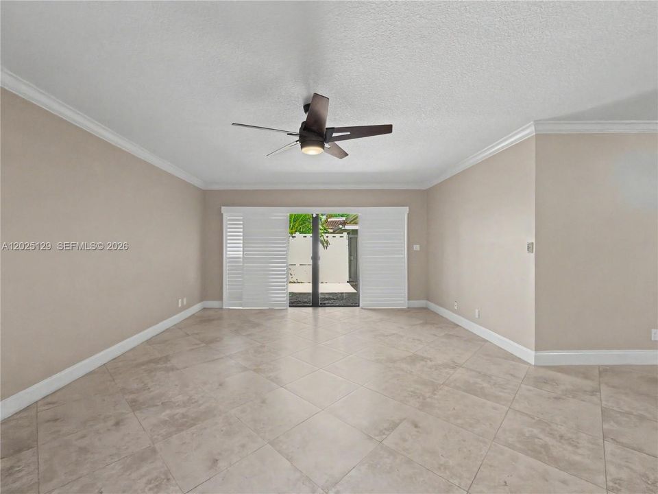 For Sale: $349,900 (2 beds, 2 baths, 1615 Square Feet)