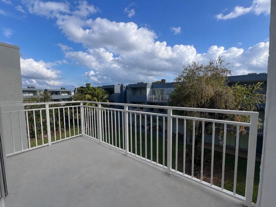 2nd Floor Balcony