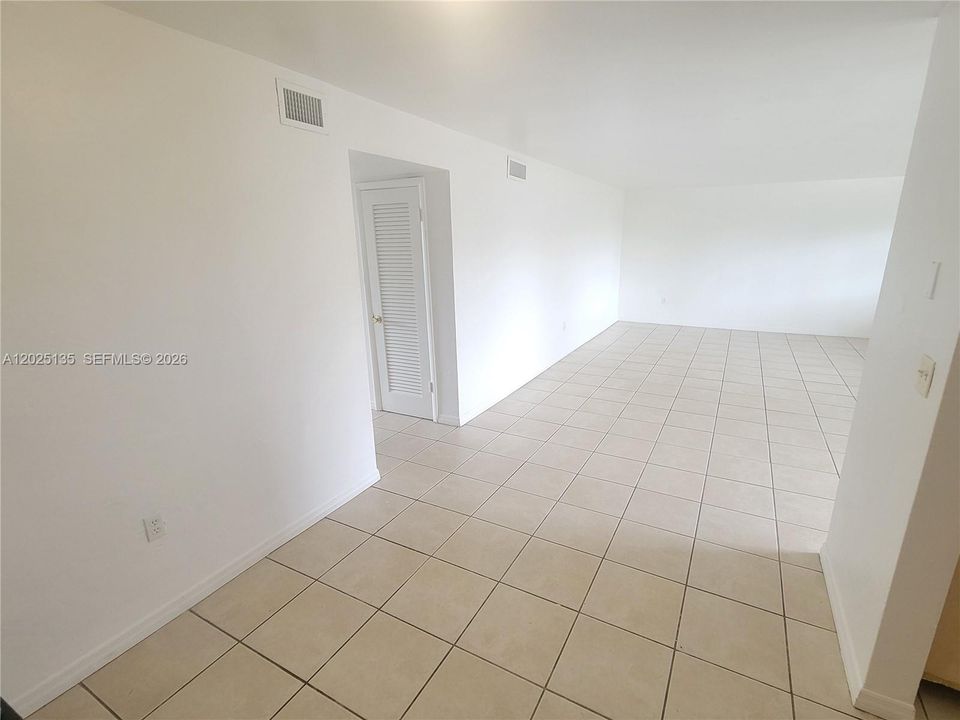 For Rent: $2,200 (2 beds, 2 baths, 1224 Square Feet)