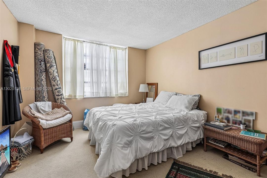 For Sale: $189,000 (2 beds, 2 baths, 1232 Square Feet)