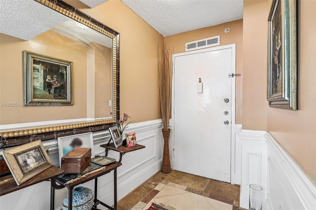 For Sale: $189,000 (2 beds, 2 baths, 1232 Square Feet)