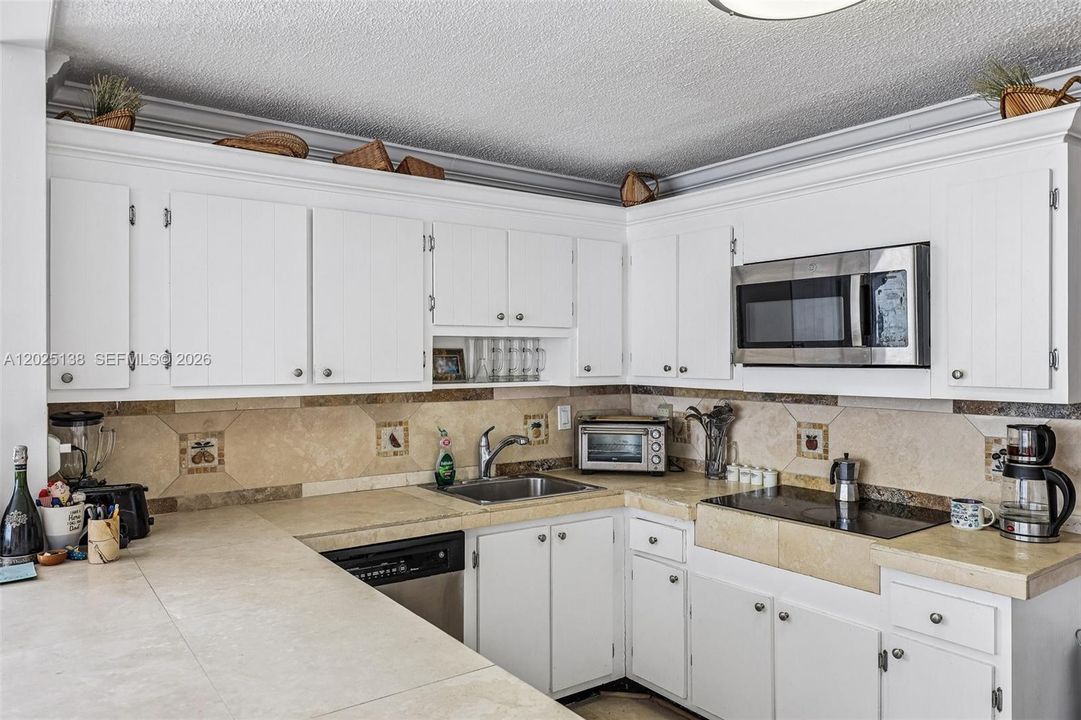 For Sale: $189,000 (2 beds, 2 baths, 1232 Square Feet)