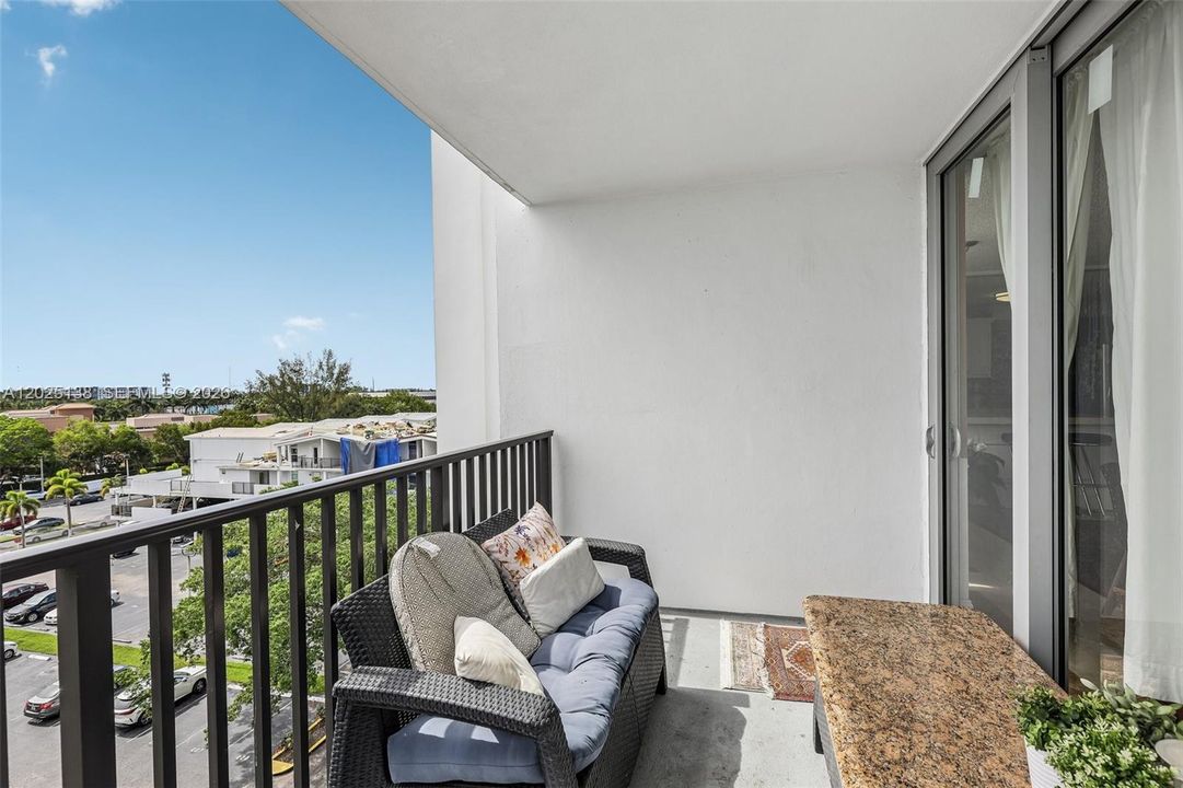 For Sale: $189,000 (2 beds, 2 baths, 1232 Square Feet)