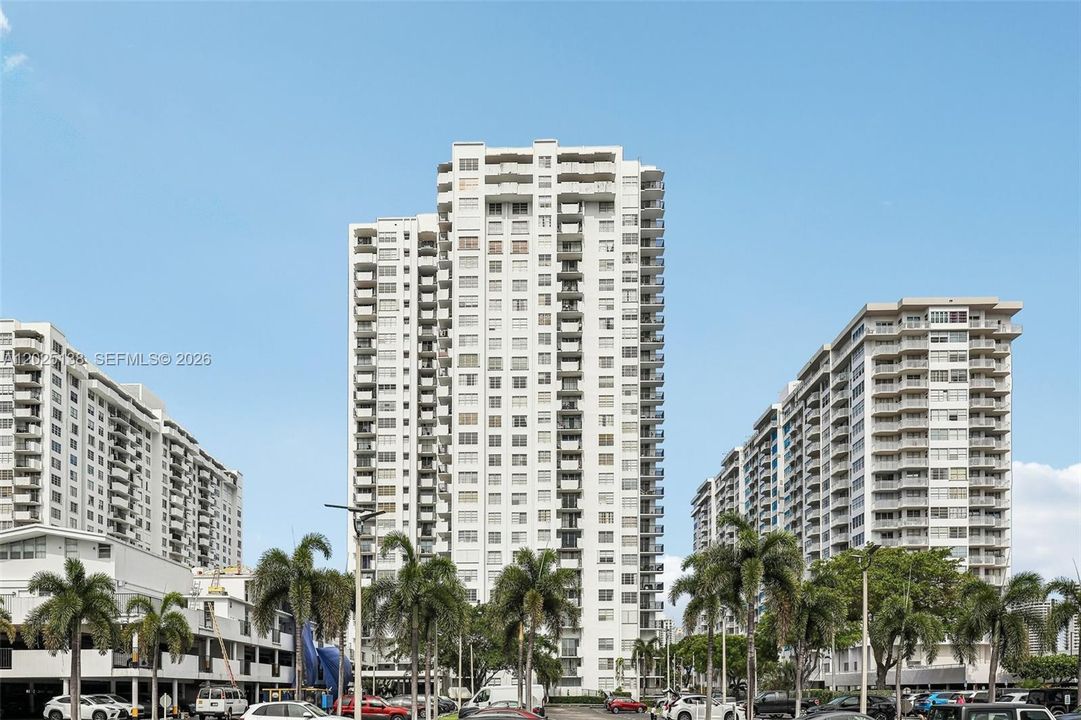 For Sale: $189,000 (2 beds, 2 baths, 1232 Square Feet)