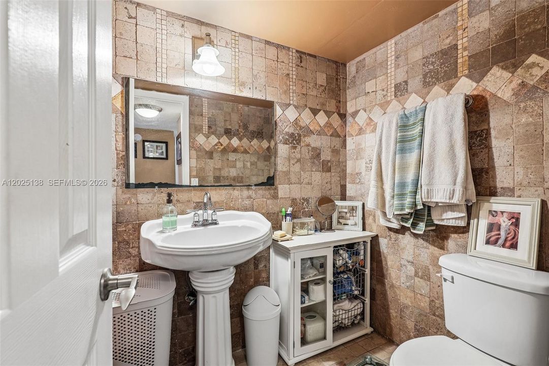 For Sale: $189,000 (2 beds, 2 baths, 1232 Square Feet)