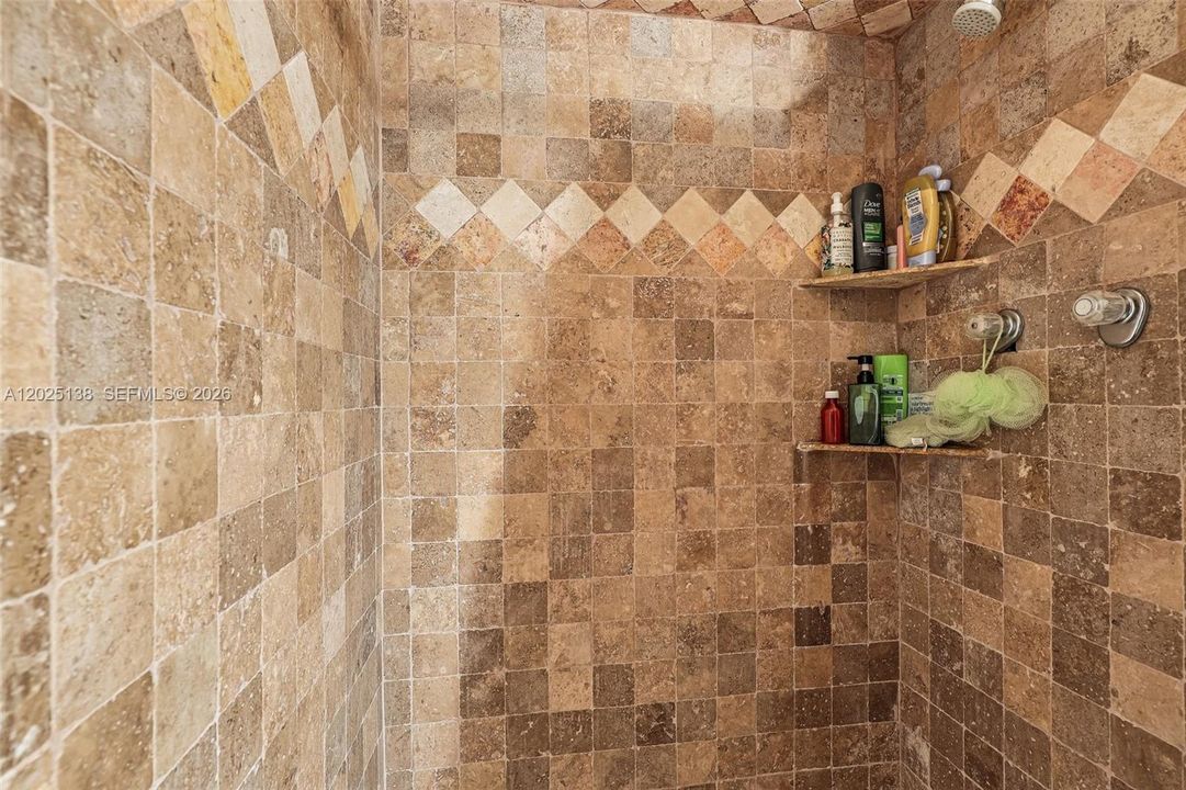 For Sale: $189,000 (2 beds, 2 baths, 1232 Square Feet)